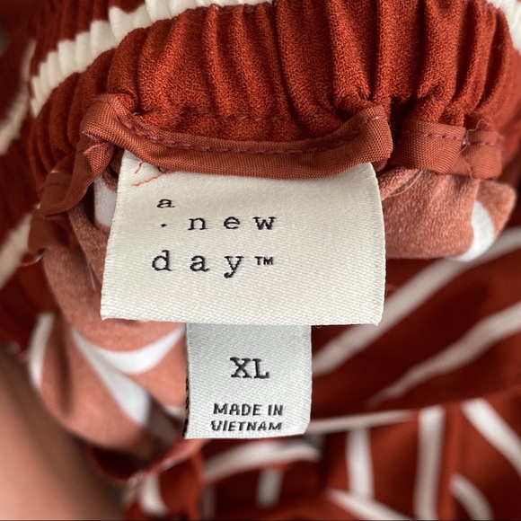 Target Wide Leg Flowy Pants - Picture 5 of 5